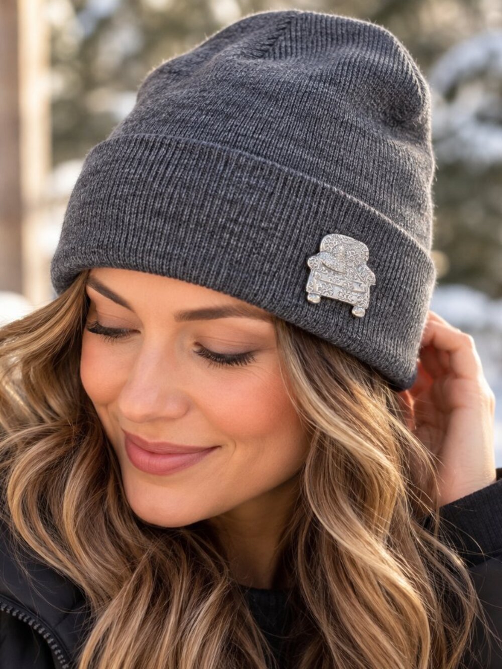 Aéropostale Gray Knit Beanie Hat w/ Unique Silver-Tone Pin One Size